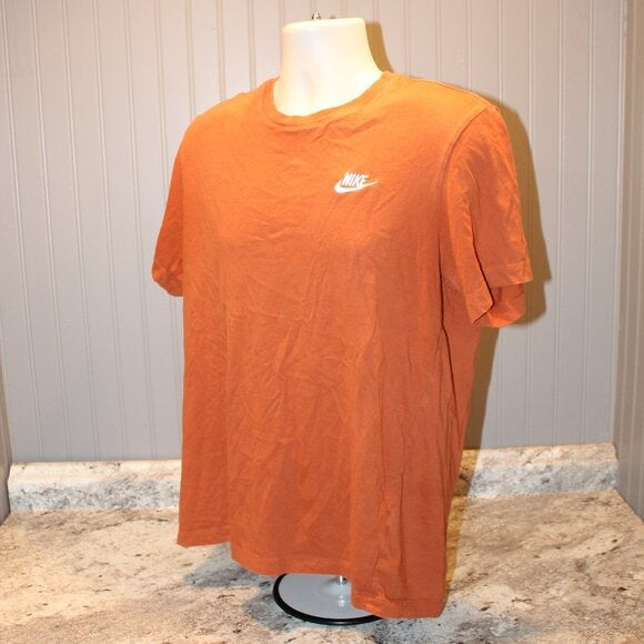 Nike Sportswear Club Men's T-Shirt - Size M