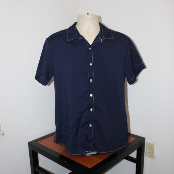Minimalist Button-Up Shirt – No Brand Tag (Size M)