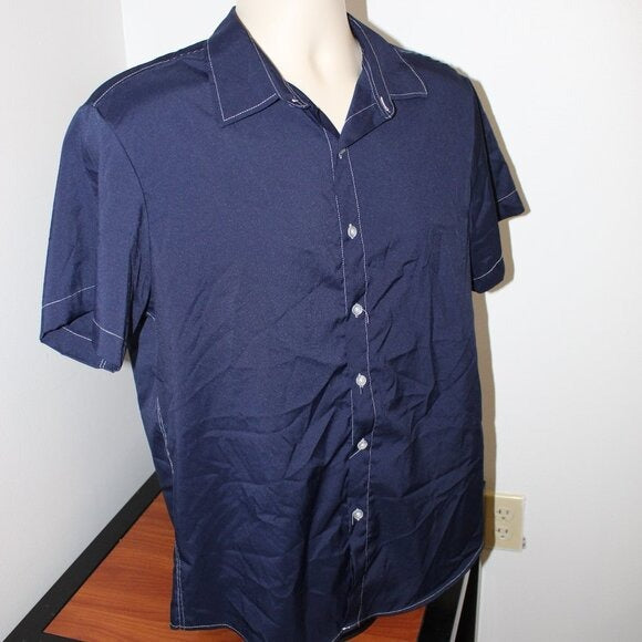 Minimalist Button-Up Shirt – No Brand Tag (Size M)