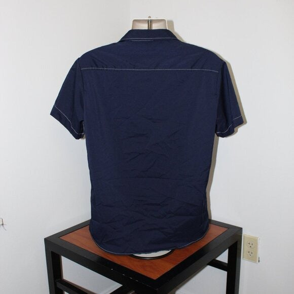 Minimalist Button-Up Shirt – No Brand Tag (Size M)
