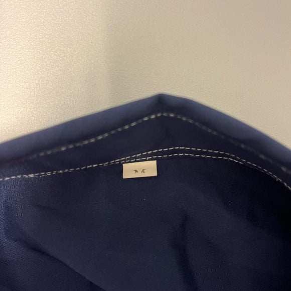 Minimalist Button-Up Shirt – No Brand Tag (Size M)