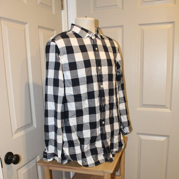 Banana Republic Non Iron Tailored Slim Fit Button Up - Size L/G