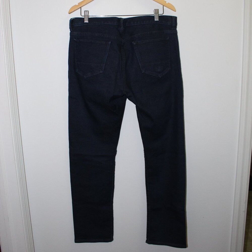 Bannan Republic The Traveler - Size 34x32 Slim Jeans