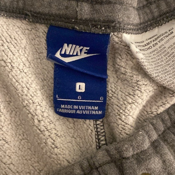 Nike Sweatshorts - Size L