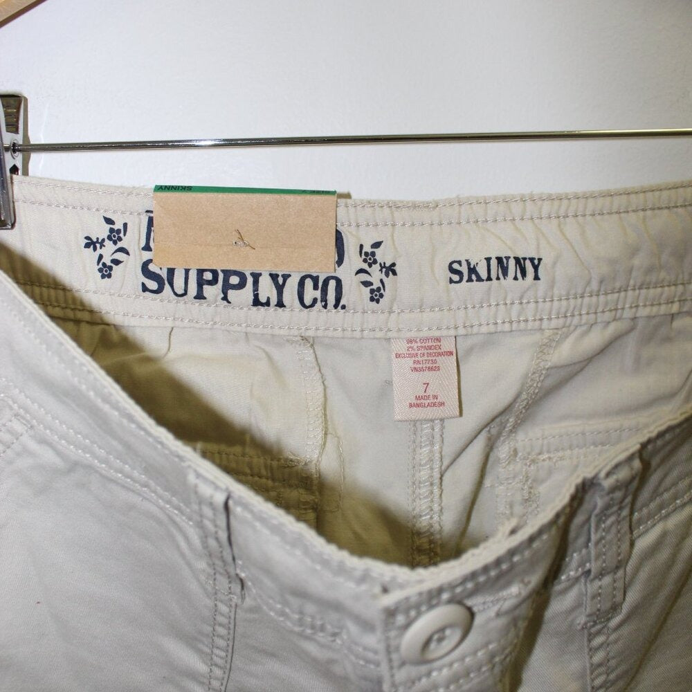 New Mossimo Supply CO. Lowest Waist & Straight - Size US 6