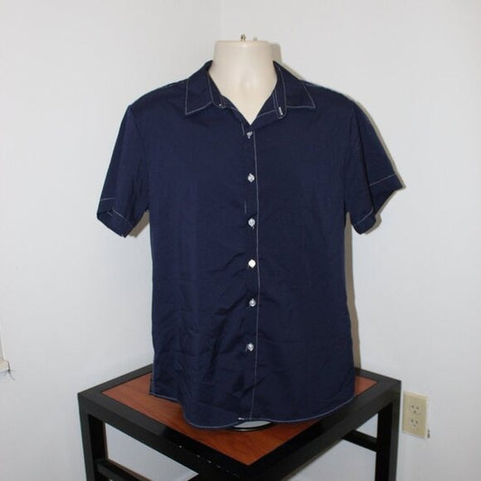 Minimalist Button-Up Shirt – No Brand Tag (Size M)